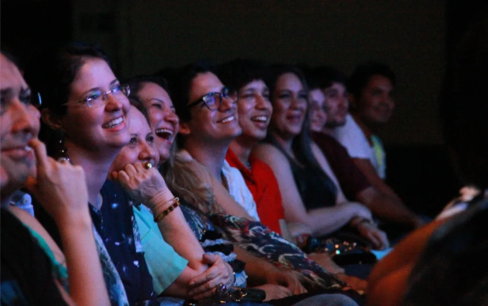 Plateia e ambiente interno